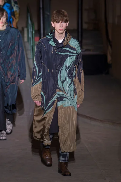 Look 94